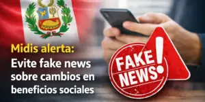 Pessoa com smartphone lendo alerta sobre fake news e benefícios sociais no Peru